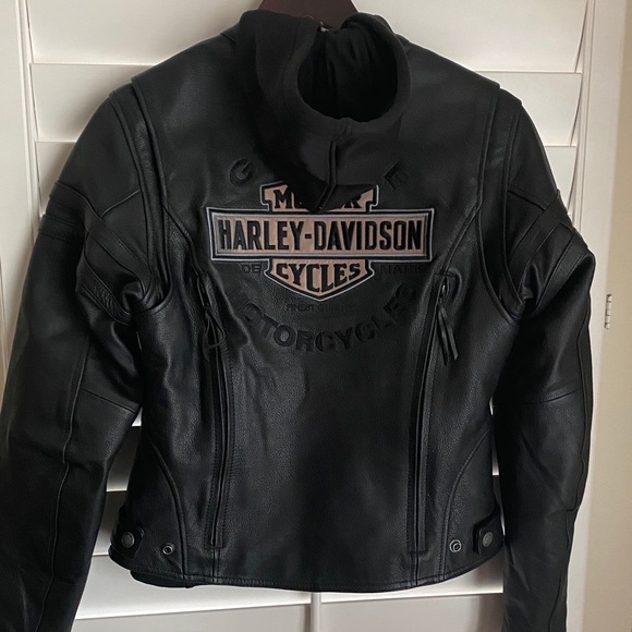 Harley-Davidson Jackets & Blazers - Host Pick🎉Harley Davidson Miss Enthusiast Leather Jacket with removable Hoodie
